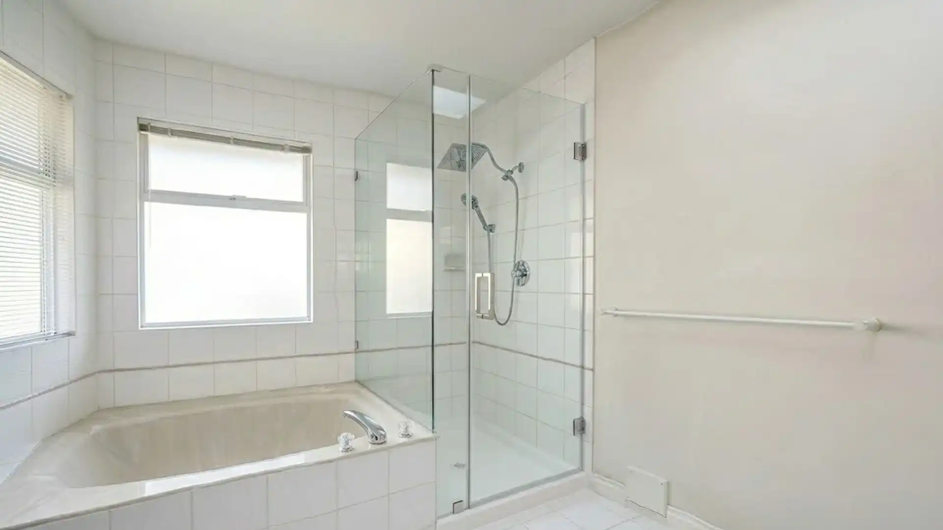 GlassEdge - frameless shower doors